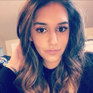 Meet your Posher, Alexis